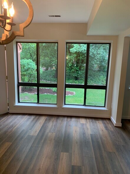 Building Photo - 152 Wintergreen Way