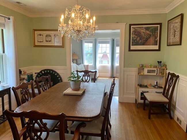 Building Photo - 1045 Adams St