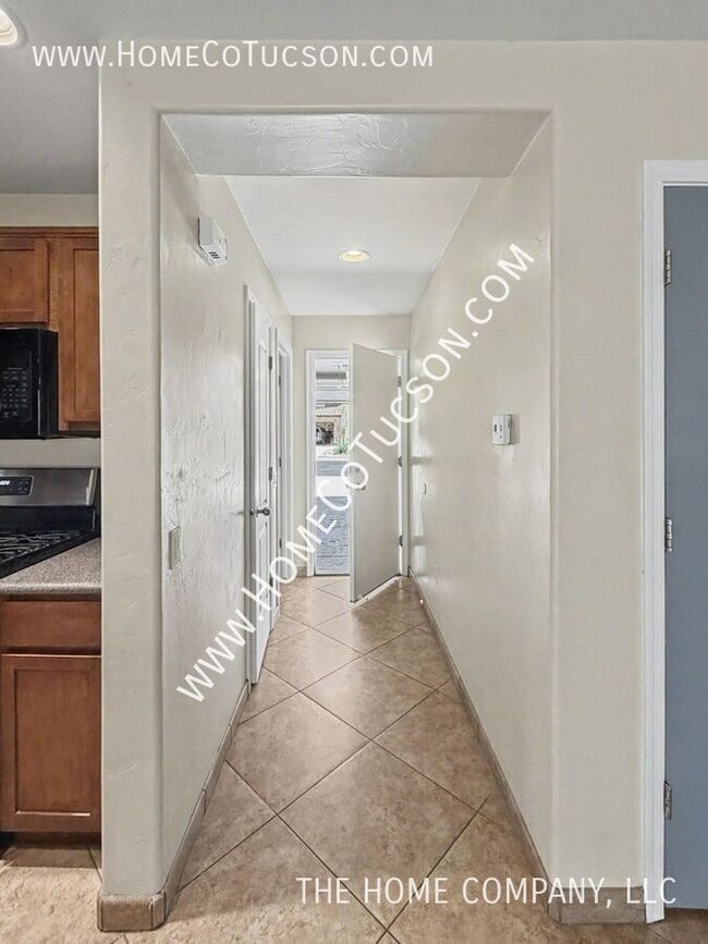 Building Photo - 14306 S Camino Vallado