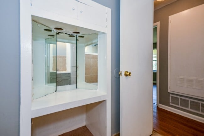 Building Photo - 4244 Sunshine Dr