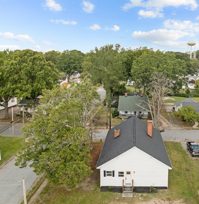 Building Photo - Remodeled home in Kannapolis