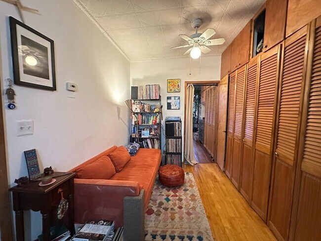 Building Photo - 374 Columbia St