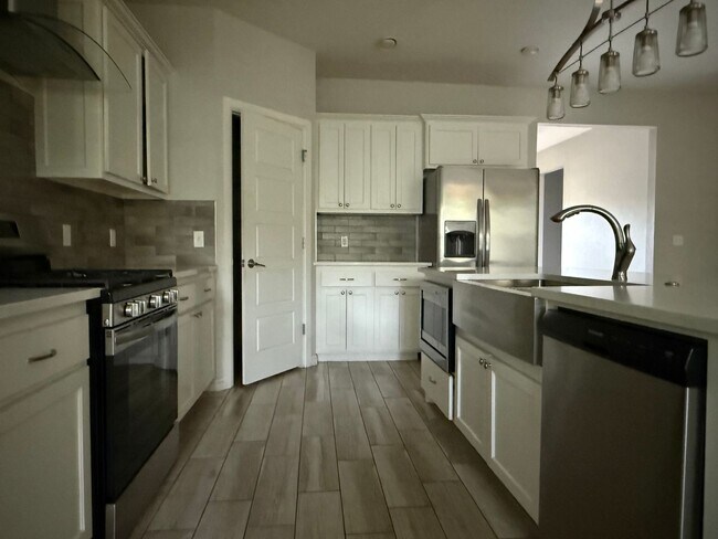 Building Photo - Amazing 3 bed 2 bath duplex near NW 122nd St