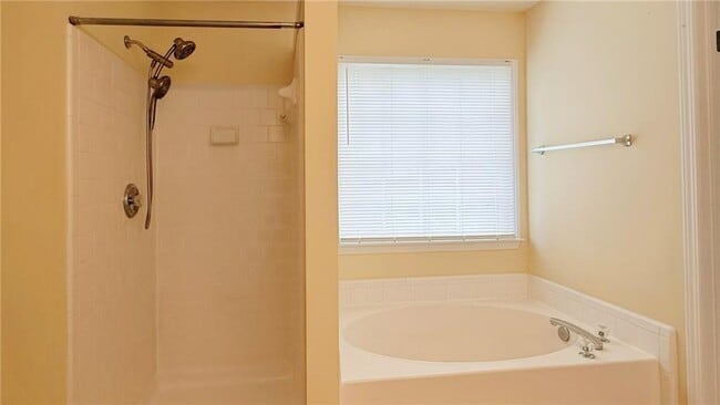 Building Photo - 3592 Gainesway Trace