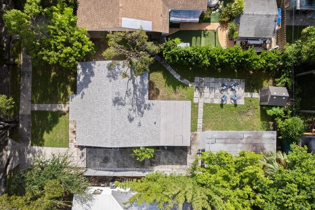 Building Photo - 426 48th St