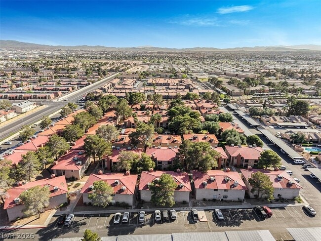 Building Photo - 5576 W Rochelle Ave.