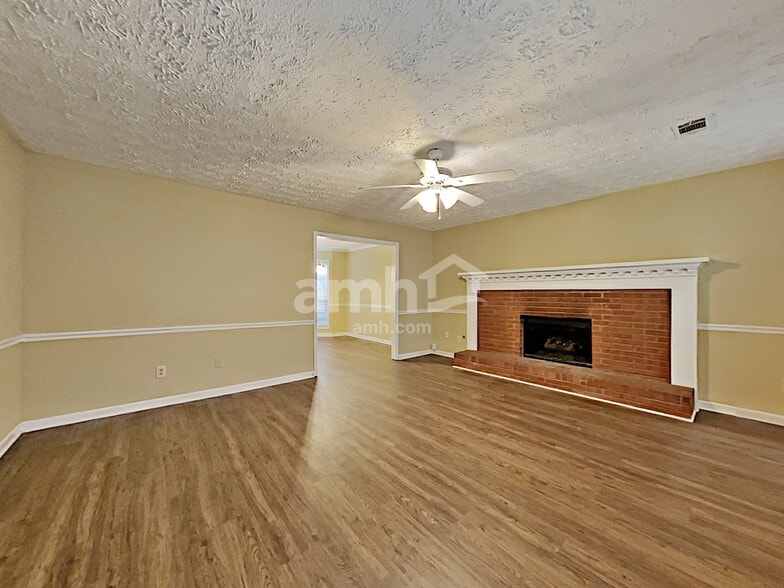 Building Photo - 570 Swan Creek Ct