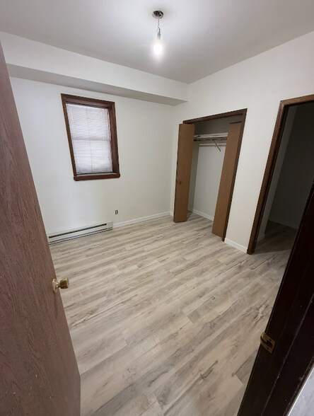 Building Photo - 1923 12th Ave N