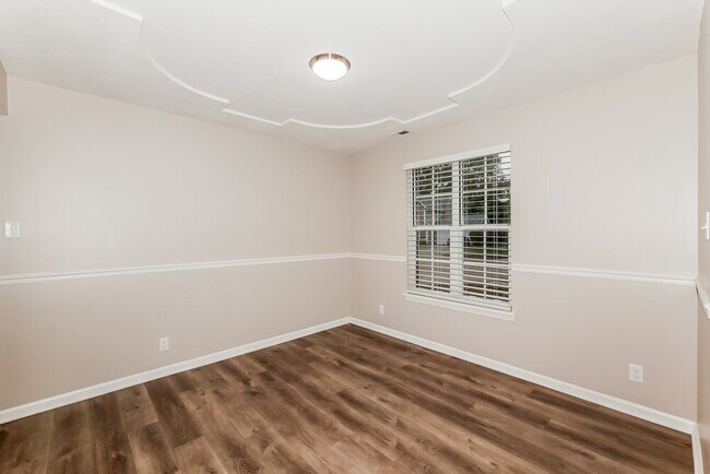 Building Photo - 7735 Bayridge Dr