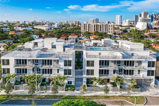 Building Photo - 529 SW 11th St