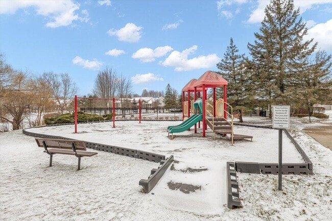 Building Photo - 15915 Morningside