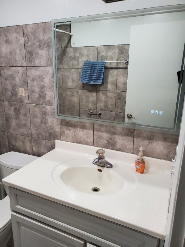 Building Photo - 627 Sir Michael Dr