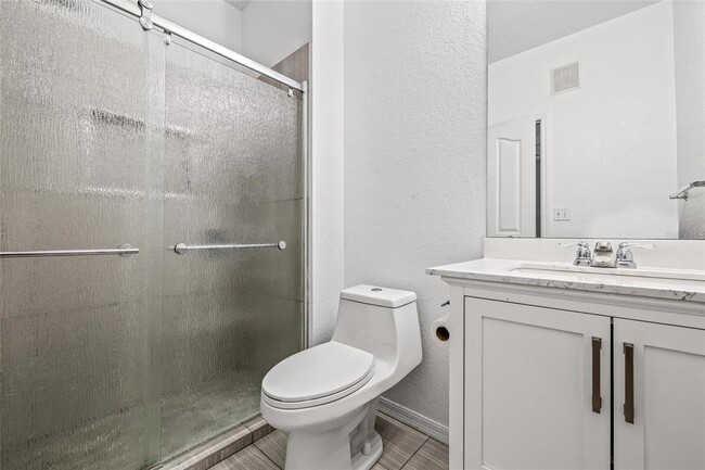 Building Photo - 5513 Legacy Crescent Pl