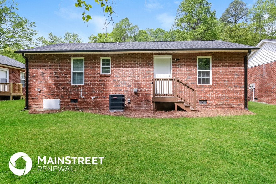 Building Photo - 821 Dogwood Cir