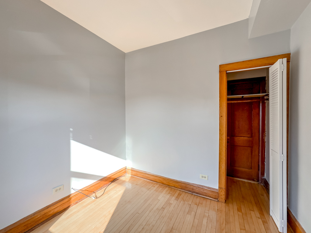 Building Photo - 4322 W Kamerling Ave