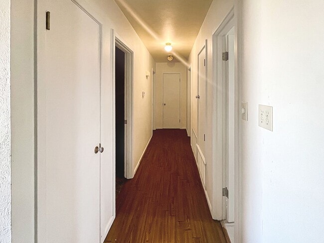 Building Photo - 211 E Alto Dr