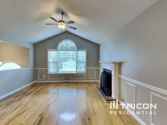 Building Photo - 5922 Graywood Cir SE