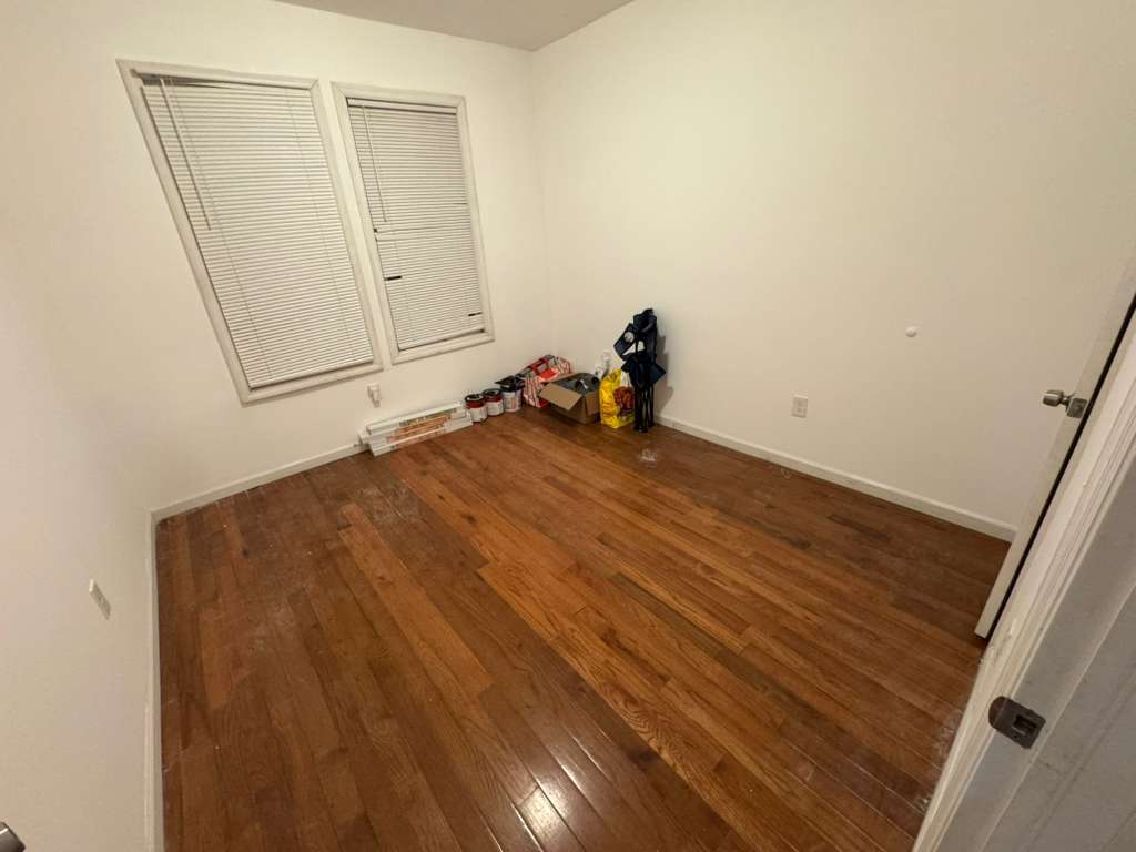 Building Photo - 209 21st St