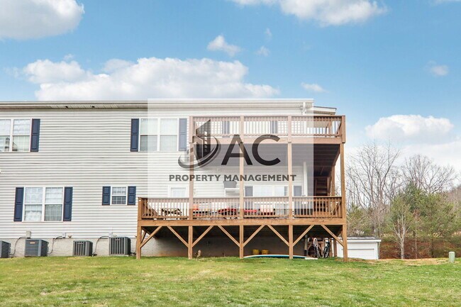 Building Photo - 50 Smith Lake Rd