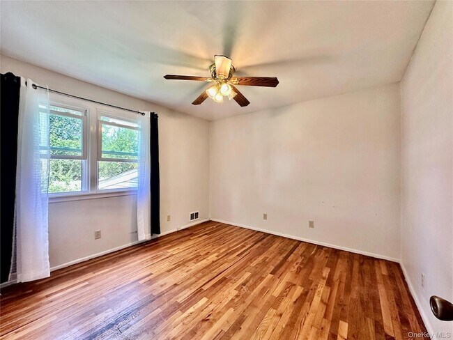Building Photo - 5 Eagle Ln