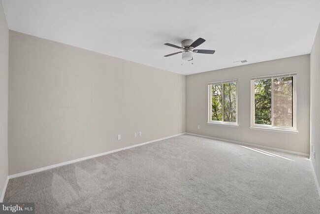 Building Photo - 11305 Commonwealth Dr