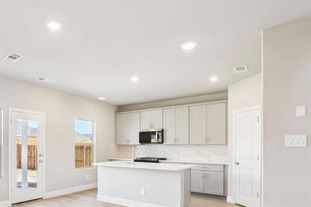 Building Photo - 2211 Gustavus Dr