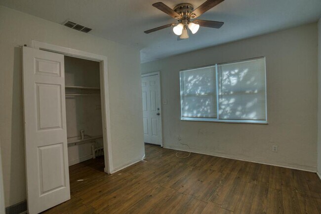 Building Photo - 1744 Granville Court S