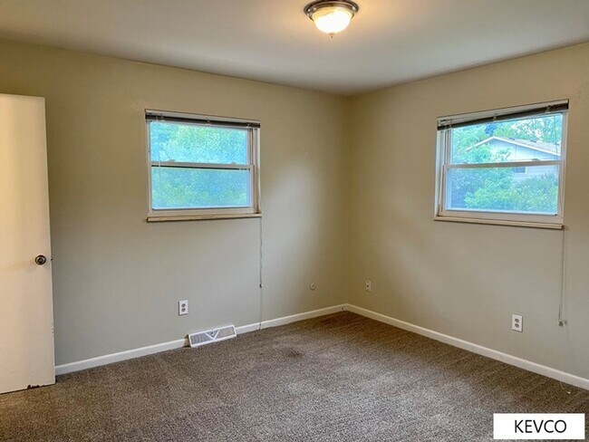 Building Photo - Three Bedroom House Near CSU Vet School