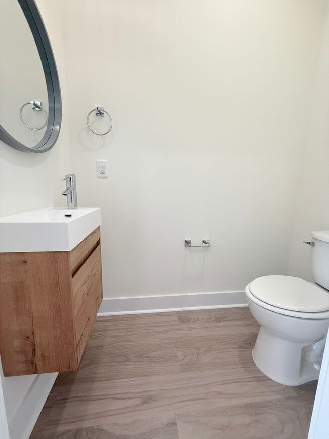 Building Photo - 2-Bedroom with Flex Room, Pool, and Pickleball Court in Cookeville