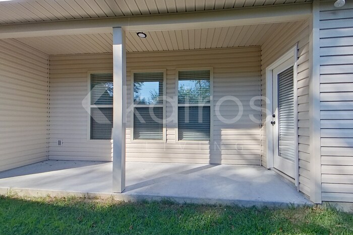 Building Photo - 110 Hendrix Rd