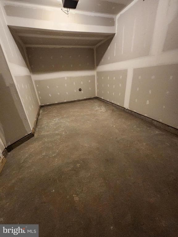 Building Photo - 477 Husky Trl