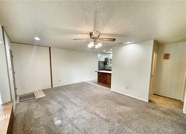 Building Photo - 1291 Edgewater Falls