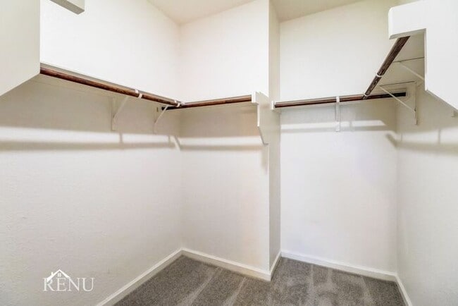 Building Photo - 6218 Old Bridge Way