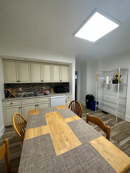 Kitchen - 209 Stewart Ave