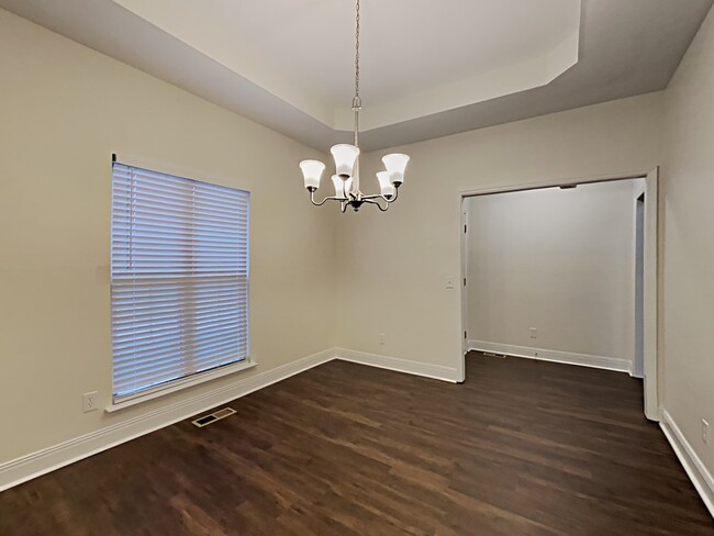 Building Photo - 2302 Amber Glen Dr
