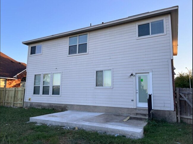 Building Photo - 243 Devonshire Dr