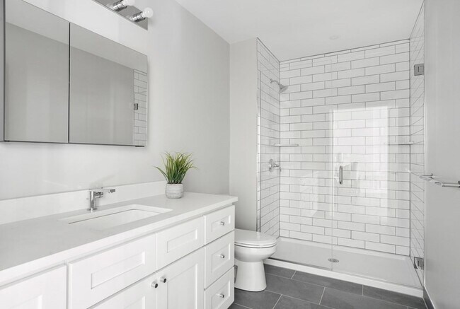 Building Photo - 610 Rutherford Ave