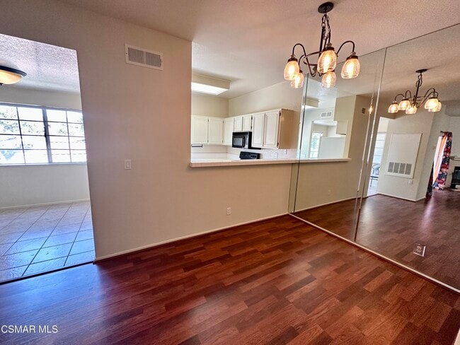Building Photo - 672 Indian Oak Ln