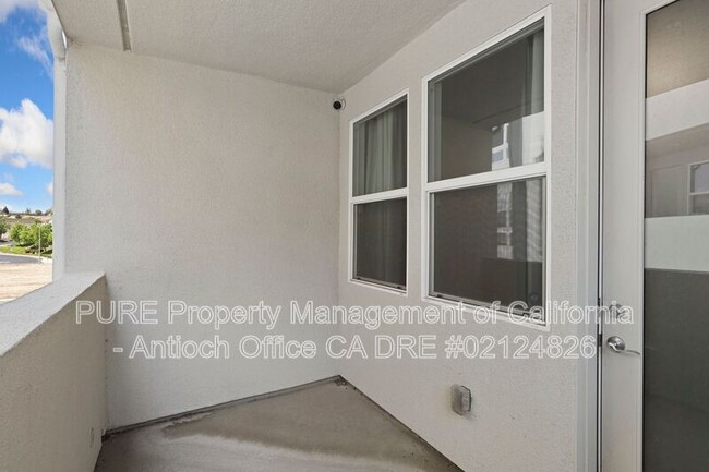 Building Photo - 2600 Wildflower Sta Pl