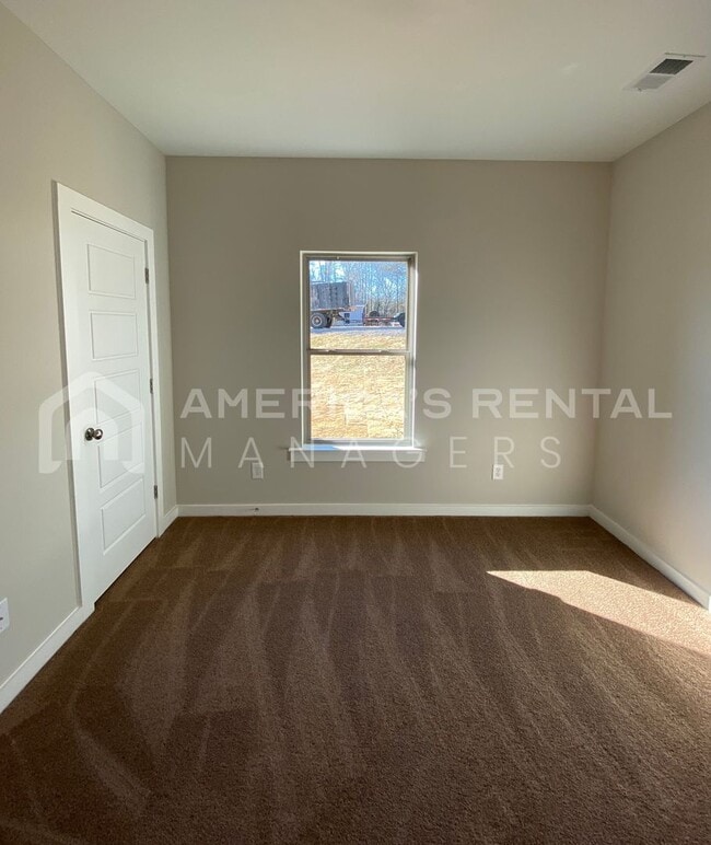 Building Photo - 308 Lakewood Ln