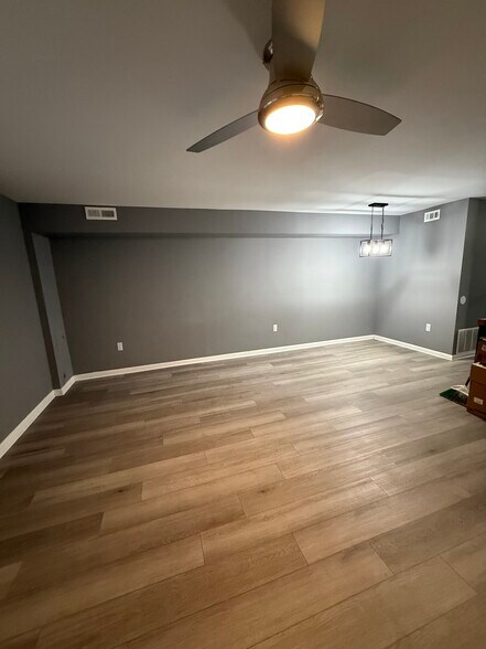 Building Photo - 3721 Ronnald Dr