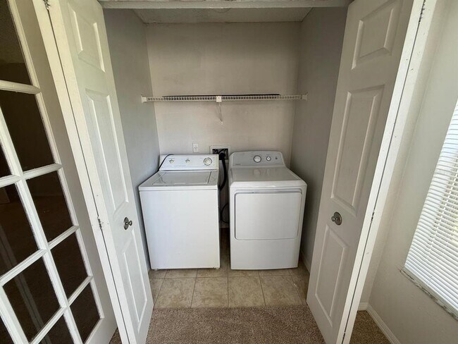 Building Photo - 5164 Conroy Rd