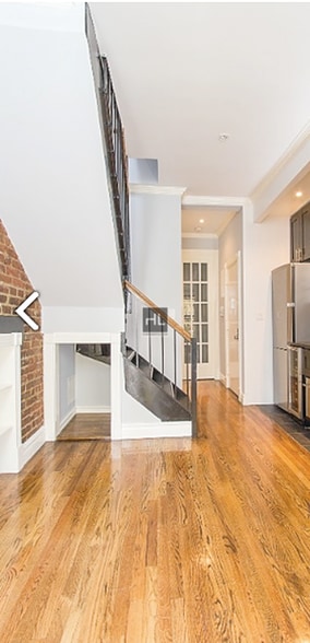 Building Photo - Mott Street