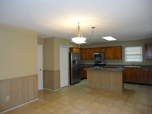 Building Photo - 1332 Clove Ct