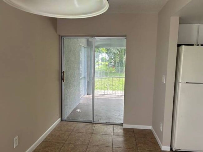 Building Photo - ***SPECIAL - TWO WEEKSFREE*** - Flexible L...