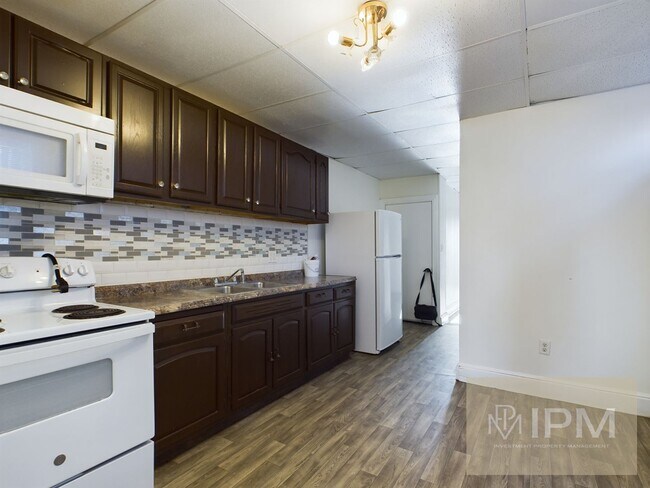 Building Photo - 319 N Penn St