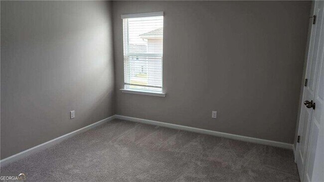 Building Photo - 400 Grey Falcon Ave
