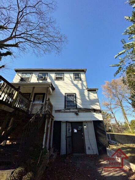 Building Photo - 3502 Lansing Ave