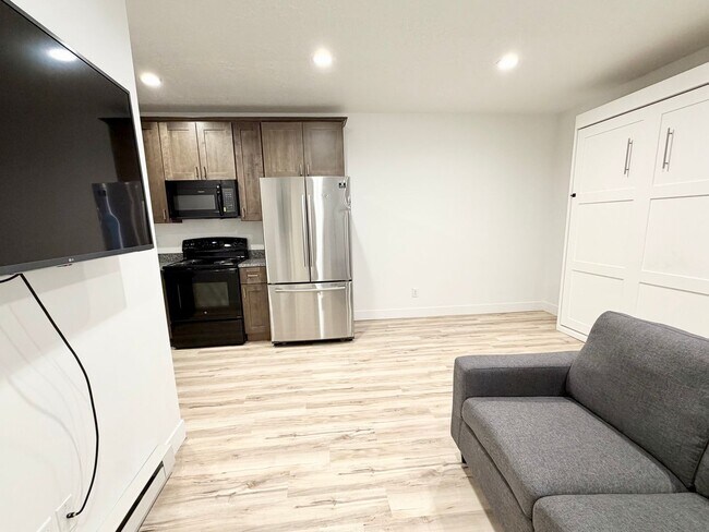 Building Photo - 578 Lewski Ln