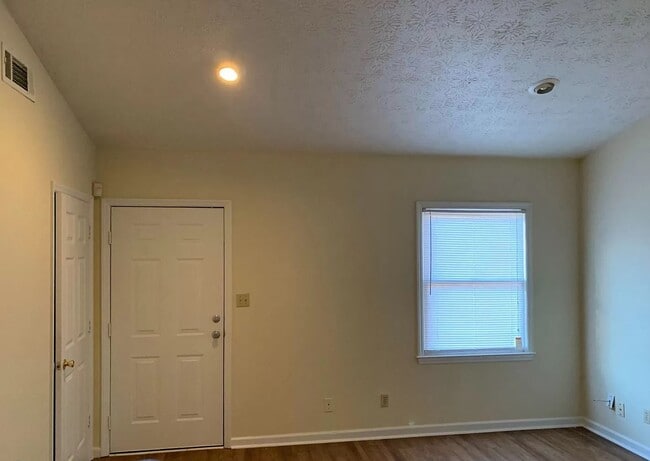 Building Photo - 845/847 Mitchell Bridge Road Duplex